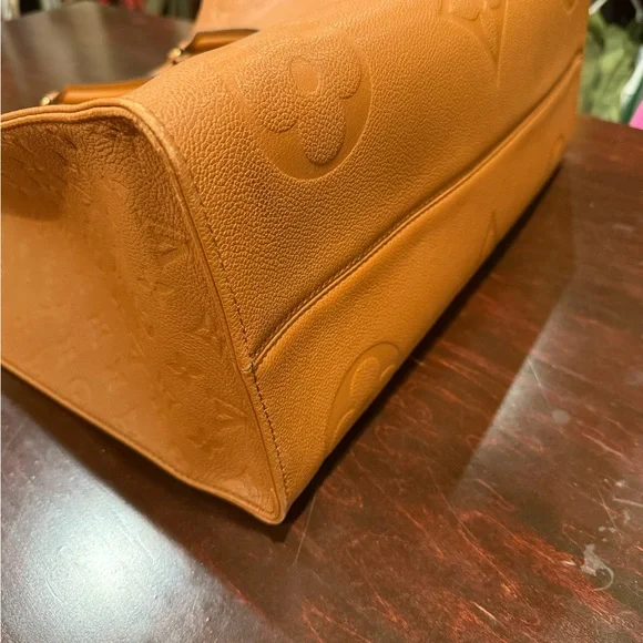 Louis Vuitton On-The-Go Cognac GM - Picture 7 of 11